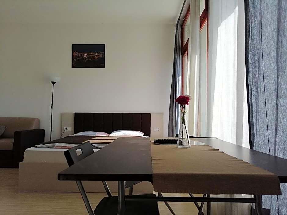 Zoom-Budapest Apartments