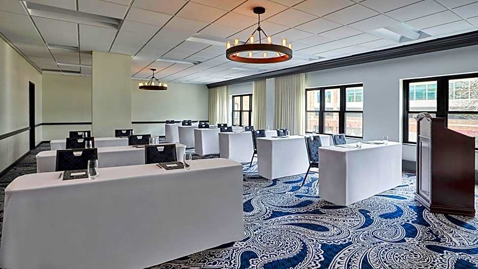 Graduate by Hilton Minneapolis