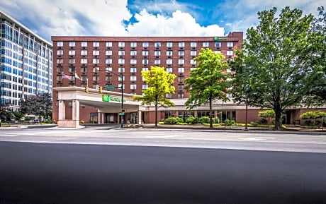 Holiday Inn Arlington at Ballston, an IHG Hotel