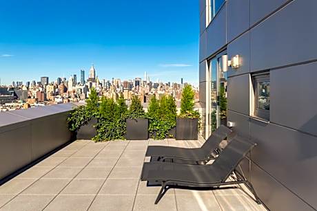 One-Bedroom King Suite with City View