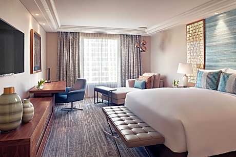 Club Room, 1 King Bed (1 King Bed)