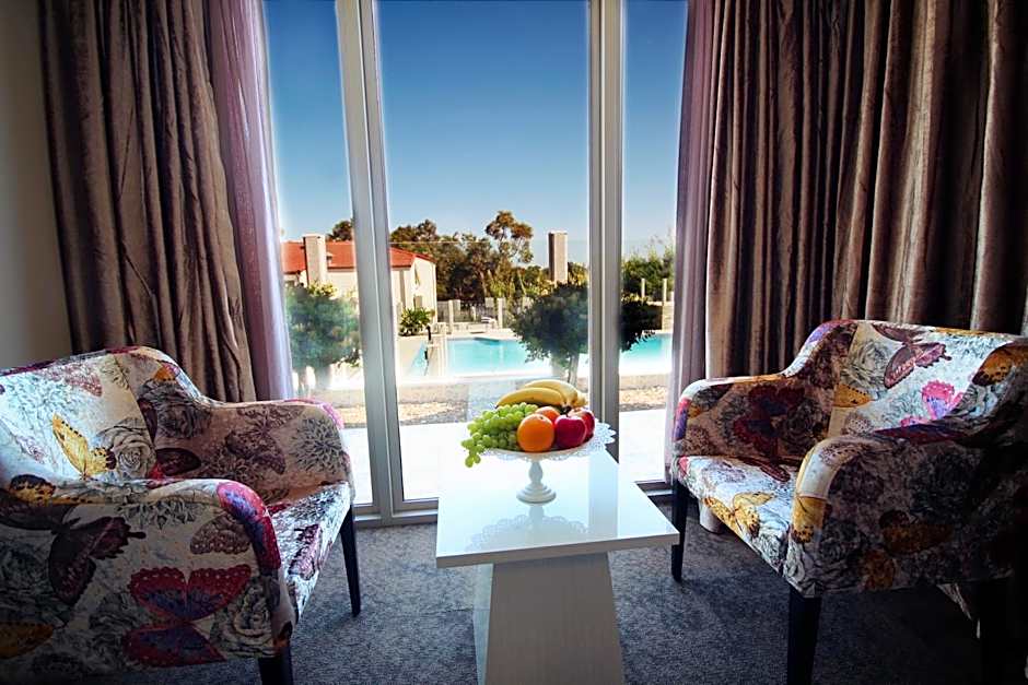 Swan River Hotel (Formerly known as International on the Water Hotel)