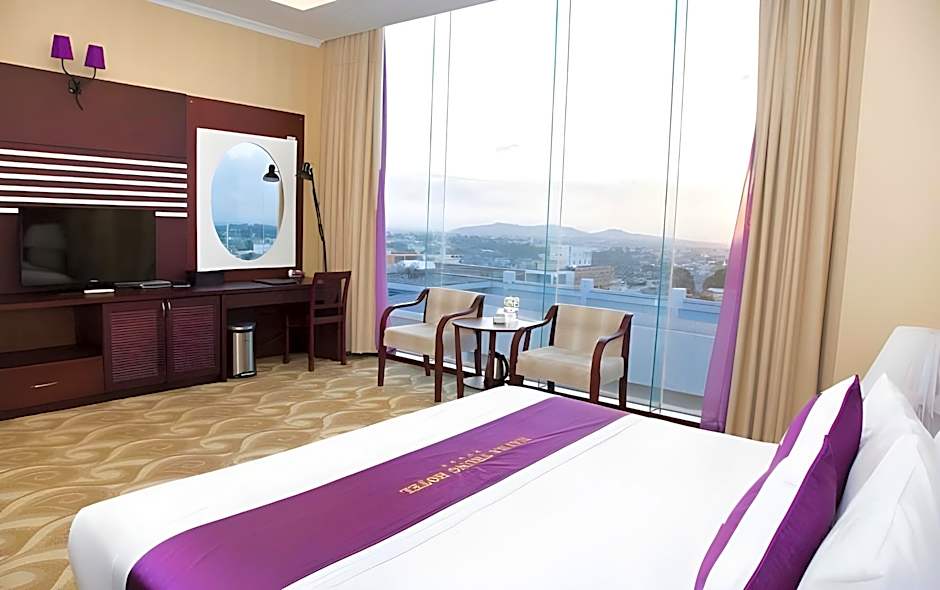 Hai Ba Trung Hotel and Spa