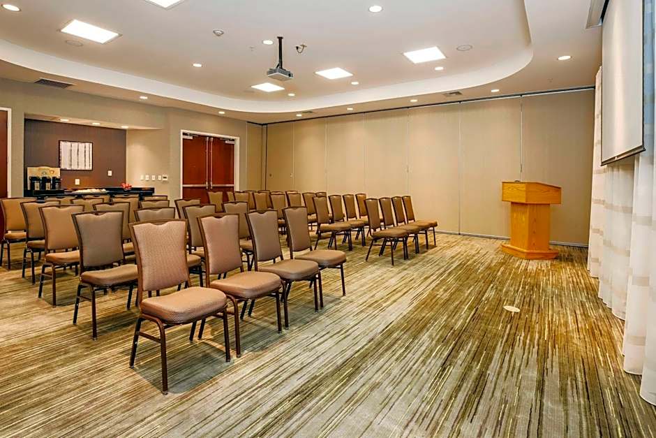 Courtyard by Marriott Dallas Arlington South