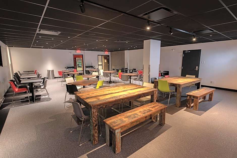 Grand Times Hotel - Aeroport de Quebec