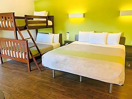 Queen Room with Two Queen Beds - Non-Smoking