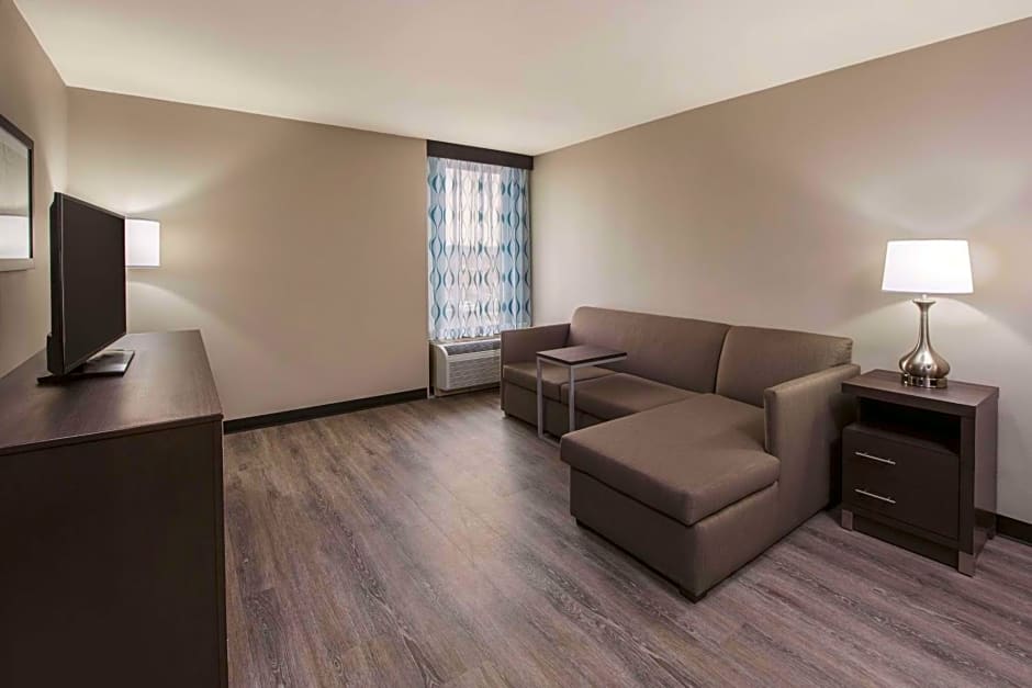 La Quinta Inn & Suites by Wyndham Festus - St. Louis South