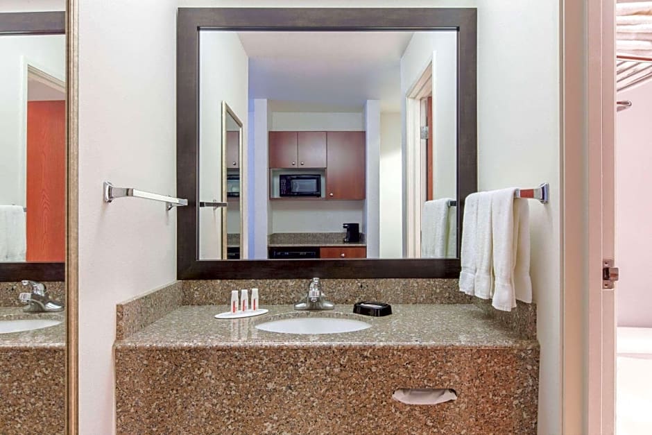 Super 8 by Wyndham Lubbock West
