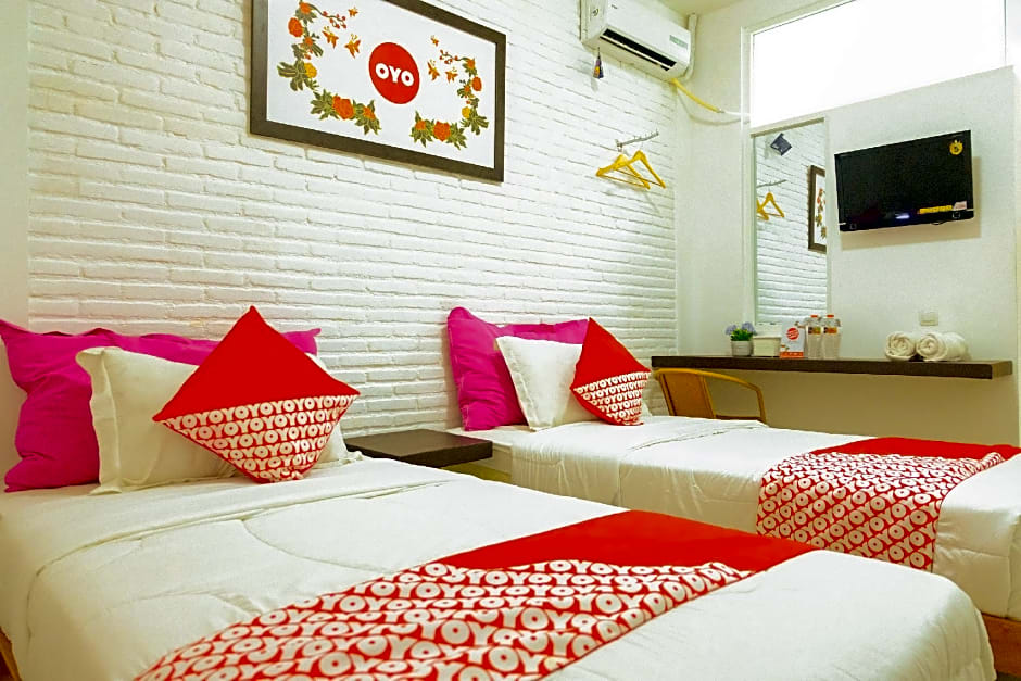 OYO 354 32 Residence