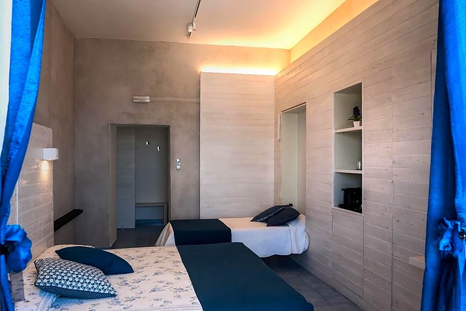 Photo 1 of 8 of Comfort, Sea View