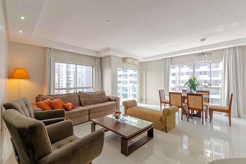 Apartamento pé na areia – 1 min da Praia Central