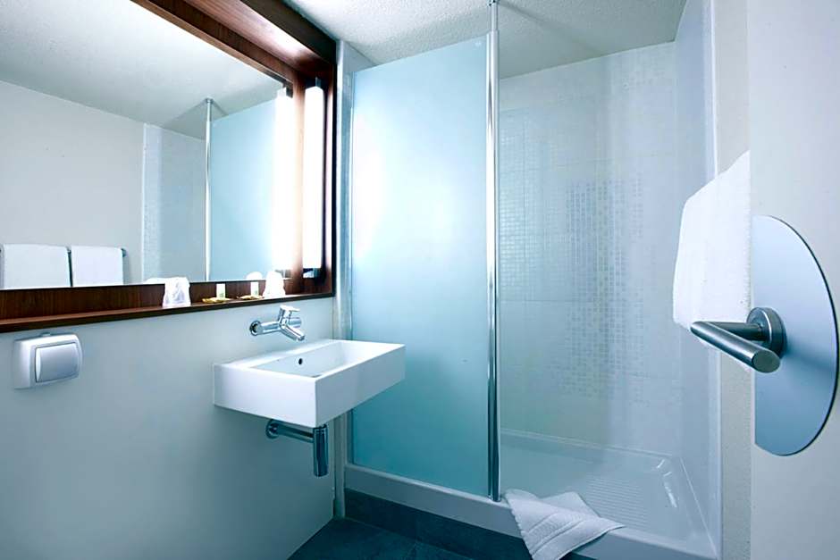 Campanile Bourg En Bresse Viriat Hotel