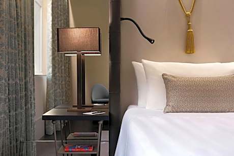 One-Bedroom Signature King Suite with Terrace