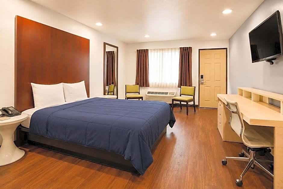 Century Motel Buena Park Anaheim I-5