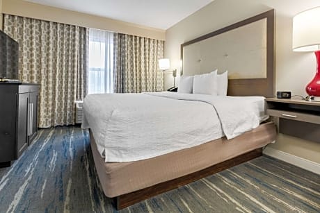 Queen Room with Bath Tub - Disability Access/Non-Smoking