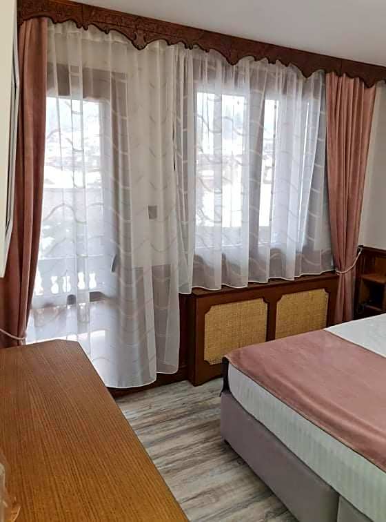 Chuchura Family Hotel