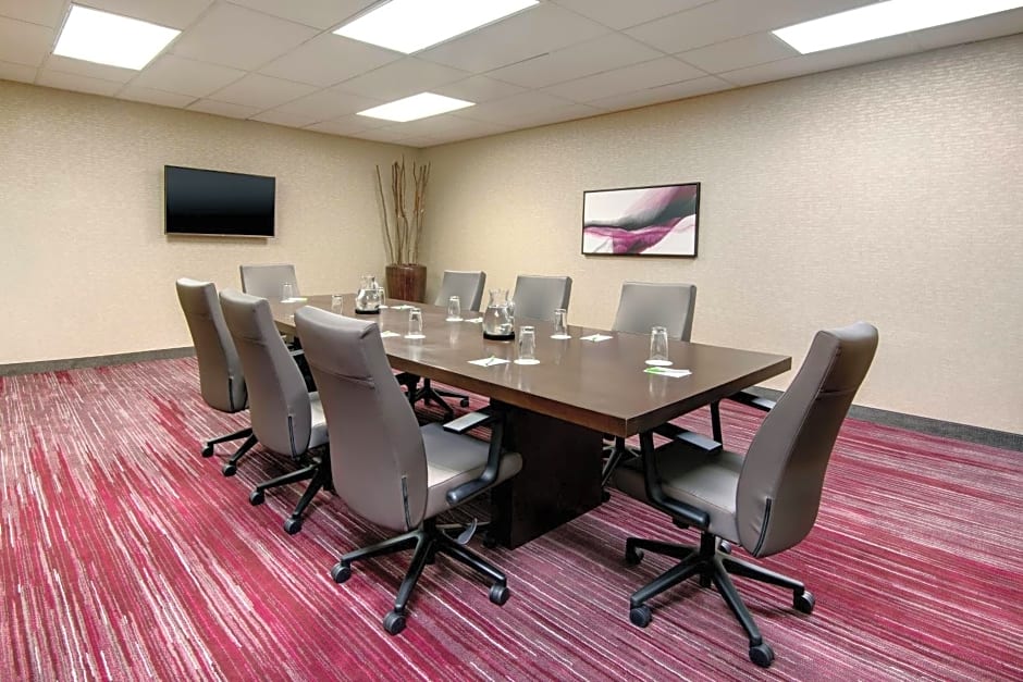 Courtyard by Marriott Savannah Midtown
