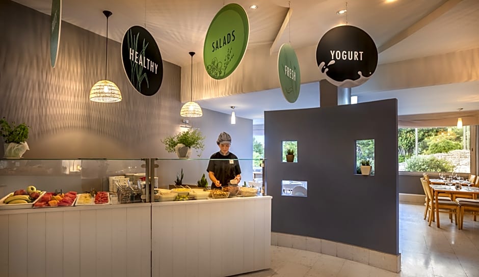 Miramar Sunny Hotel & Residence