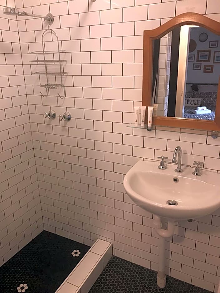 Manly Waves Studios & Apartments