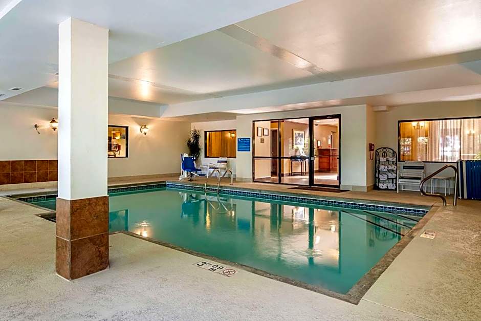Comfort Inn and Suites
