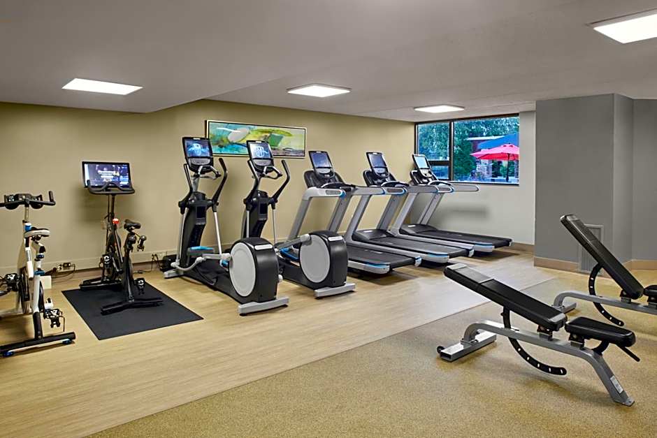 DoubleTree by Hilton Akron Fairlawn