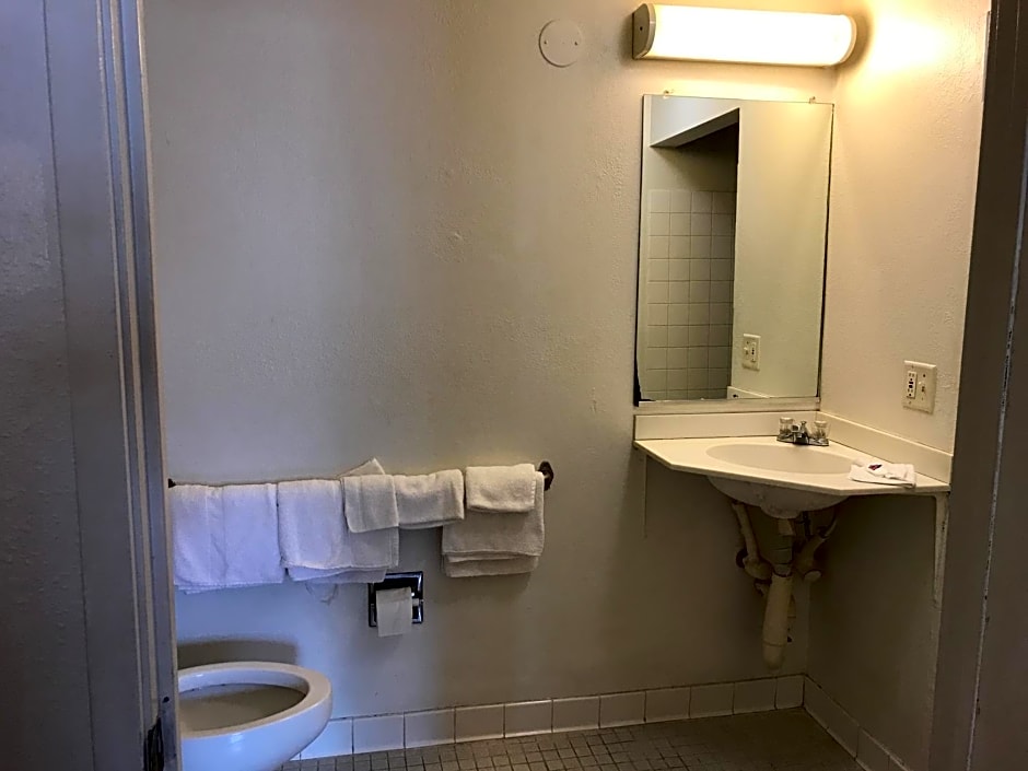Motel 6-Des Moines, IA - North