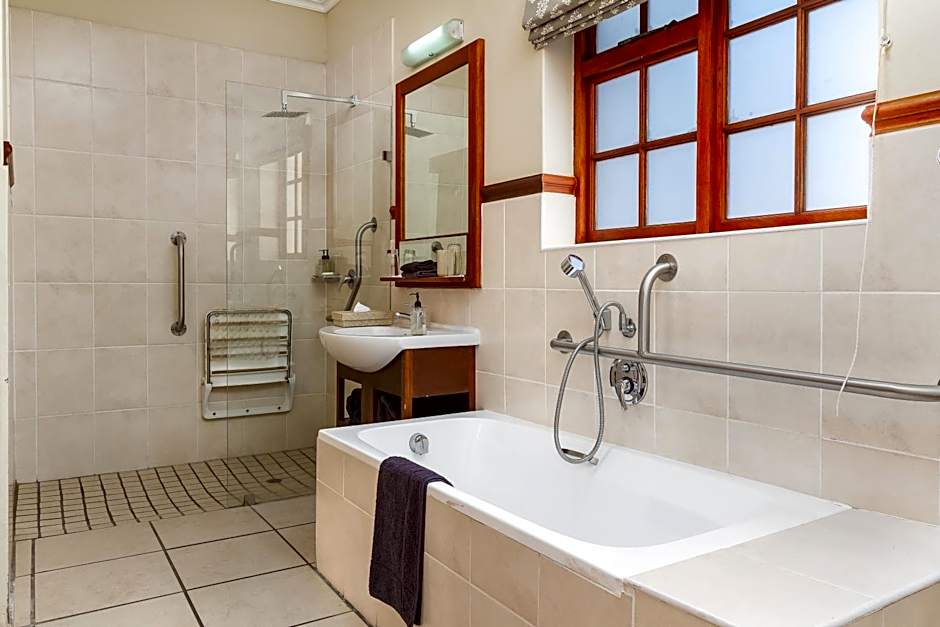 Noordhoek Village Hotel