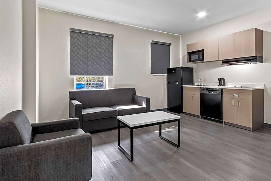 MainStay Suites Columbia Harbison