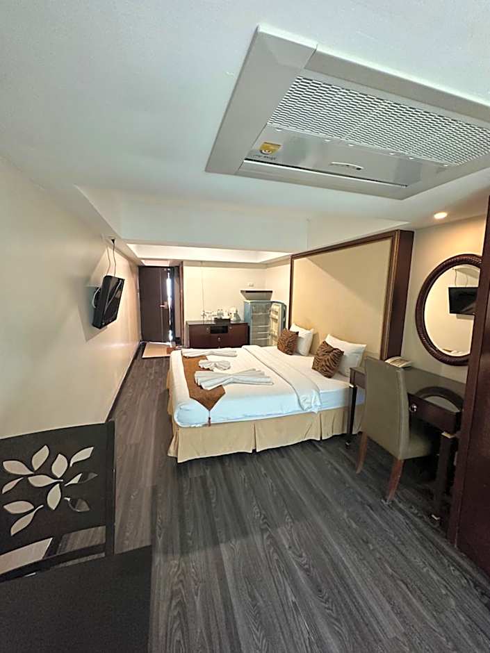 Photo 1 of 8 of Junior Suite, Balcony