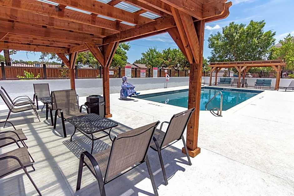 Hampton Inn By Hilton & Suites Denton