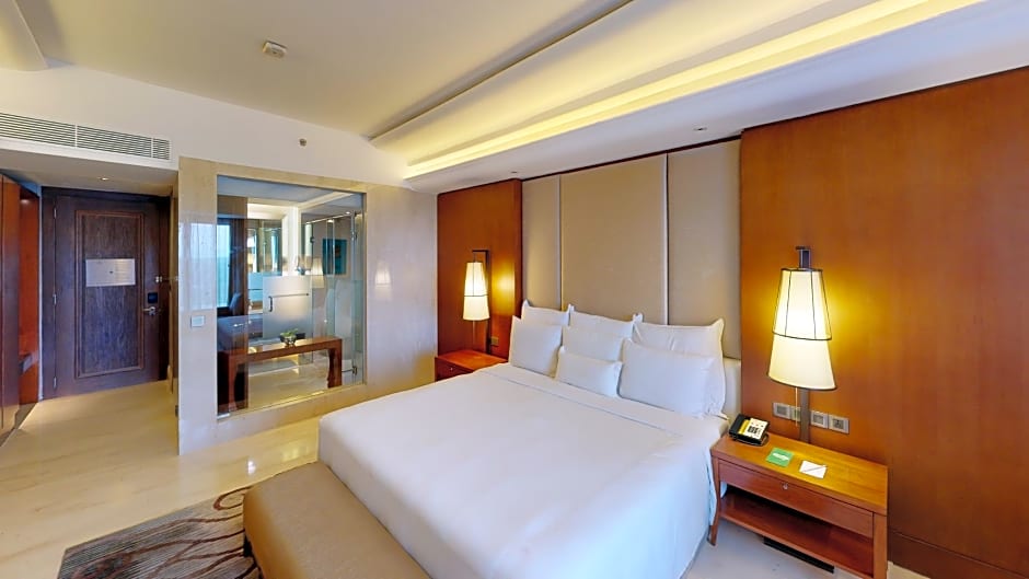 Photo 1 of 7 of Deluxe 1 King Bed