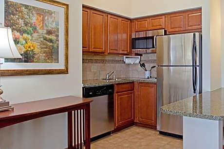 1 Queen 1 Bedroom Suite