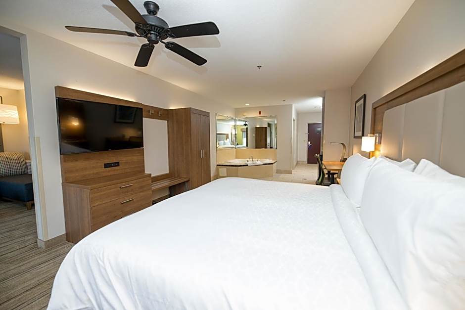Holiday Inn Express Hotel & Suites Clinton By IHG