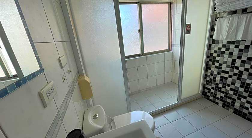 Kiwi Express Hotel - Kaohsiung Station