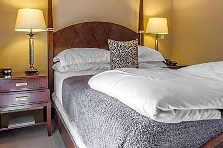 Queen Room - Non-Smoking