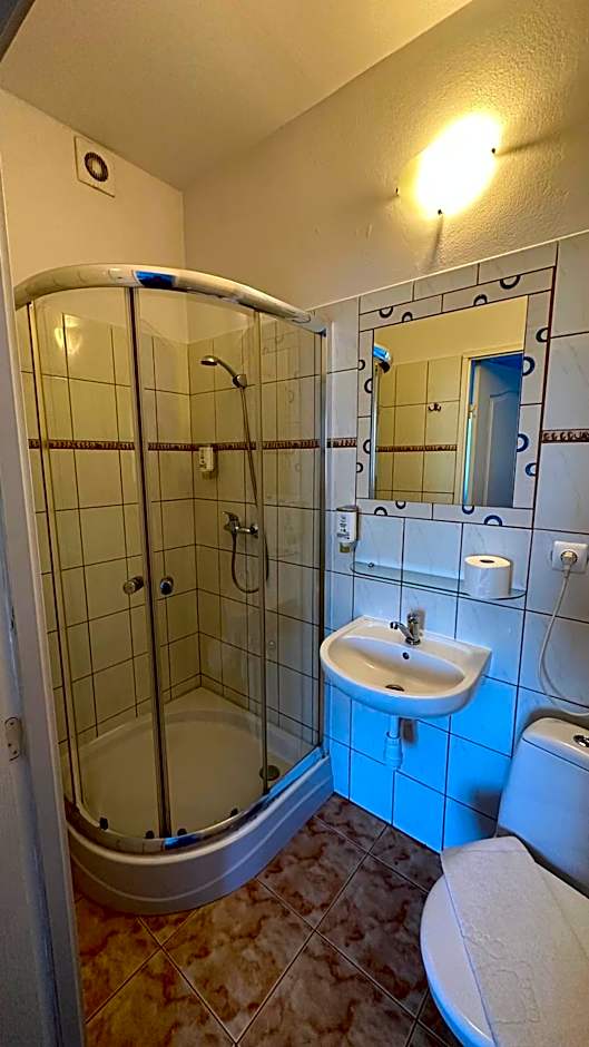 Lezzet PG B&B &TurkishRestaurant