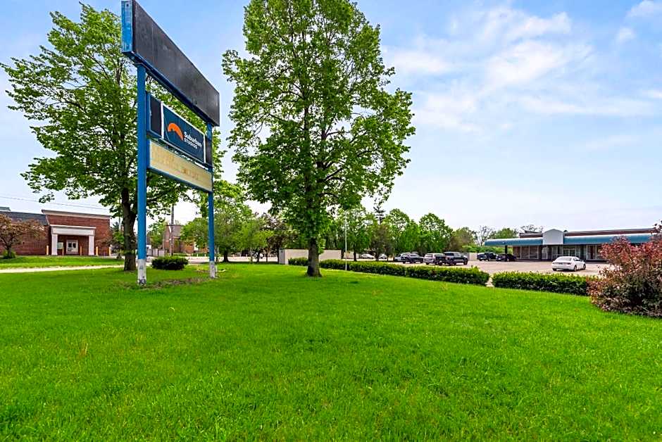 Suburban Studios Fairborn - Dayton