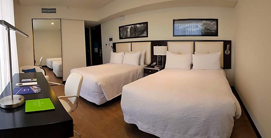 Hampton Inn By Hilton Santa Cruz Equipetrol