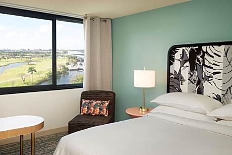 Sheraton Room, Club level, 1 Bedroom Bi-level Suite, 1 King