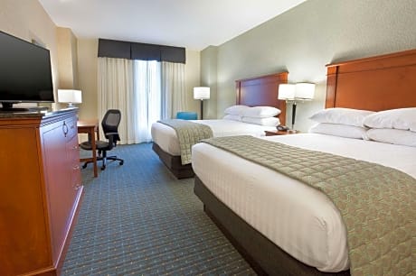 Deluxe Queen Room with Two Queen Beds - Accessible, Tub