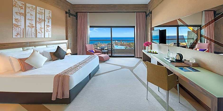 Noahs Ark Deluxe Hotel Spa