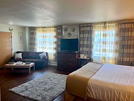 King Studio Suite - Non-Smoking
