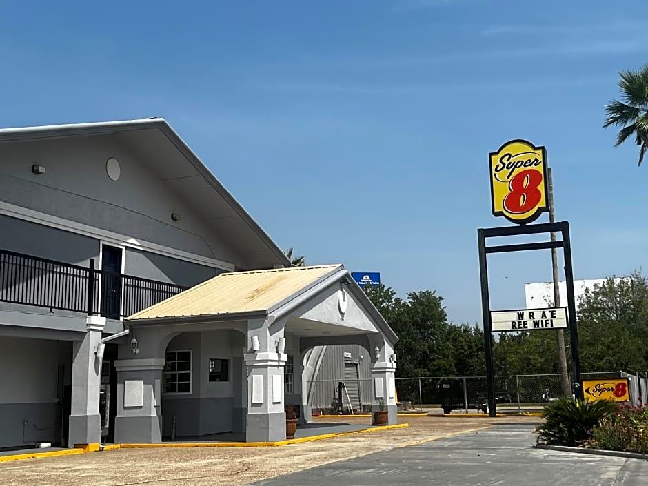 Super 8 by Wyndham La Marque TX/Texas City Area