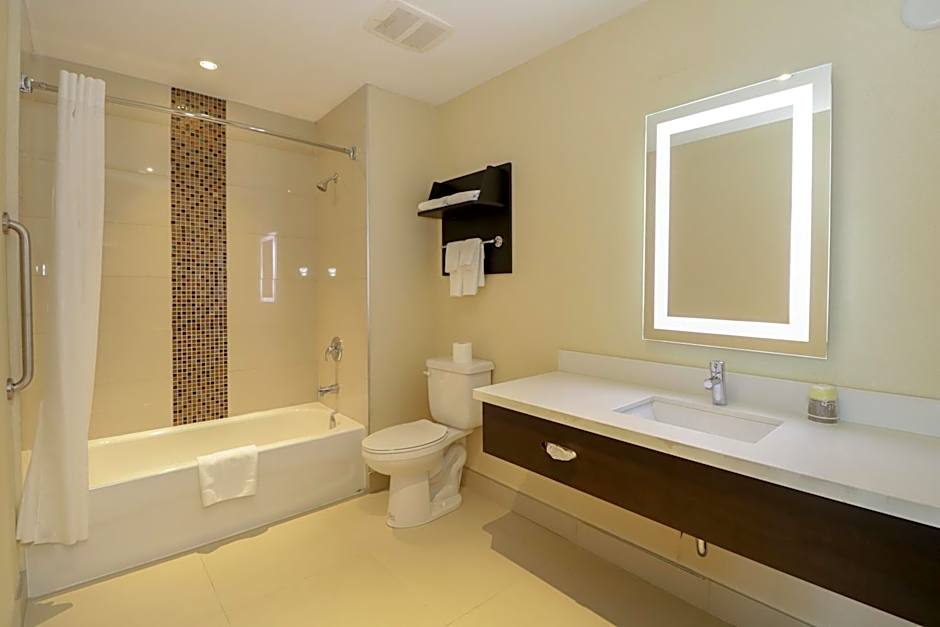 Ramada by Wyndham Jacksons Point