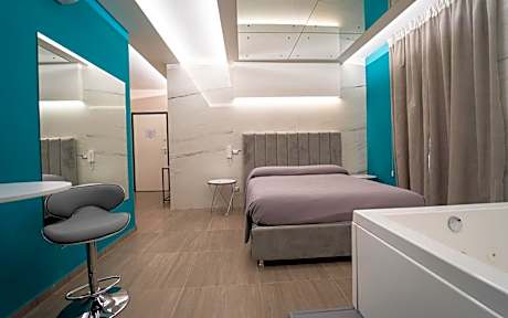 Queen Suite with Spa Bath