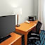 Fairfield Inn & Suites by Marriott Detroit Metro Airport Romulus