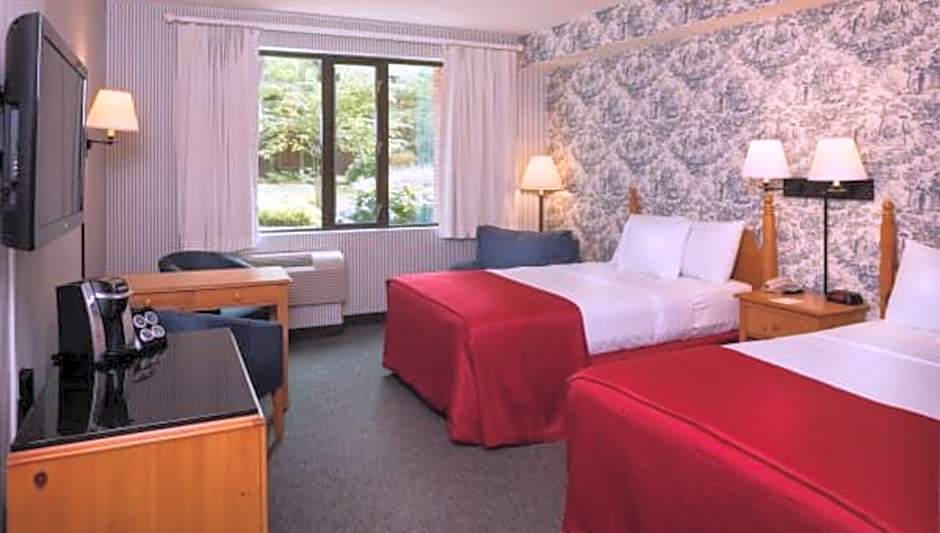 Williamsburg Woodlands Hotel & Suites, an official Colonial Williamsburg Hotel