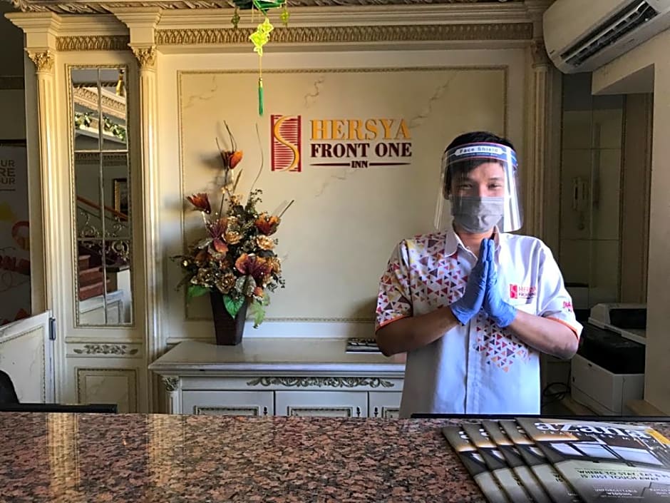 Hersya Front One Inn Surabaya