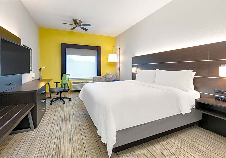 Holiday Inn Express Hotel & Suites Cleburne By IHG