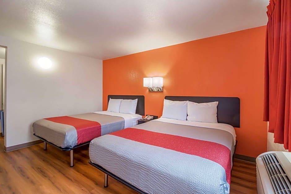 Motel 6-Fargo, ND - West Acres - North Fargo